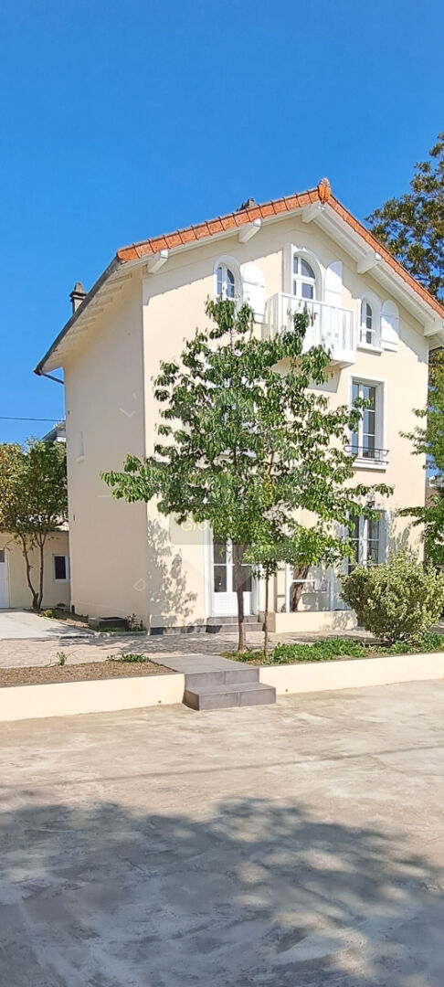 Maison 9 pièces - 150m²