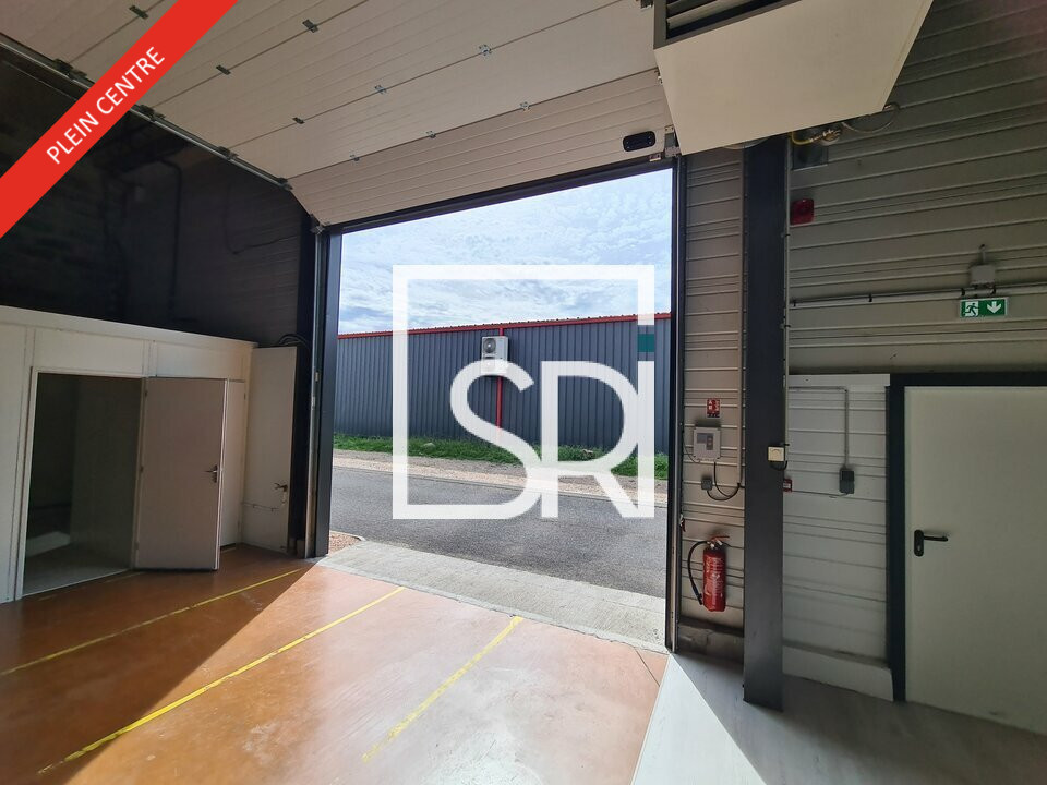 Local industriel  - 240m² - AUBIERE