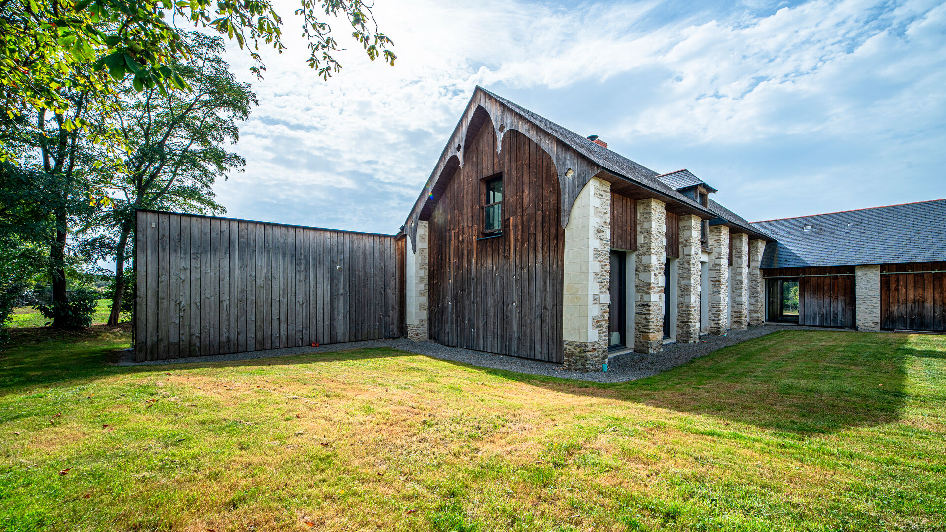 Maison 9 pièces - 330m² - CARQUEFOU