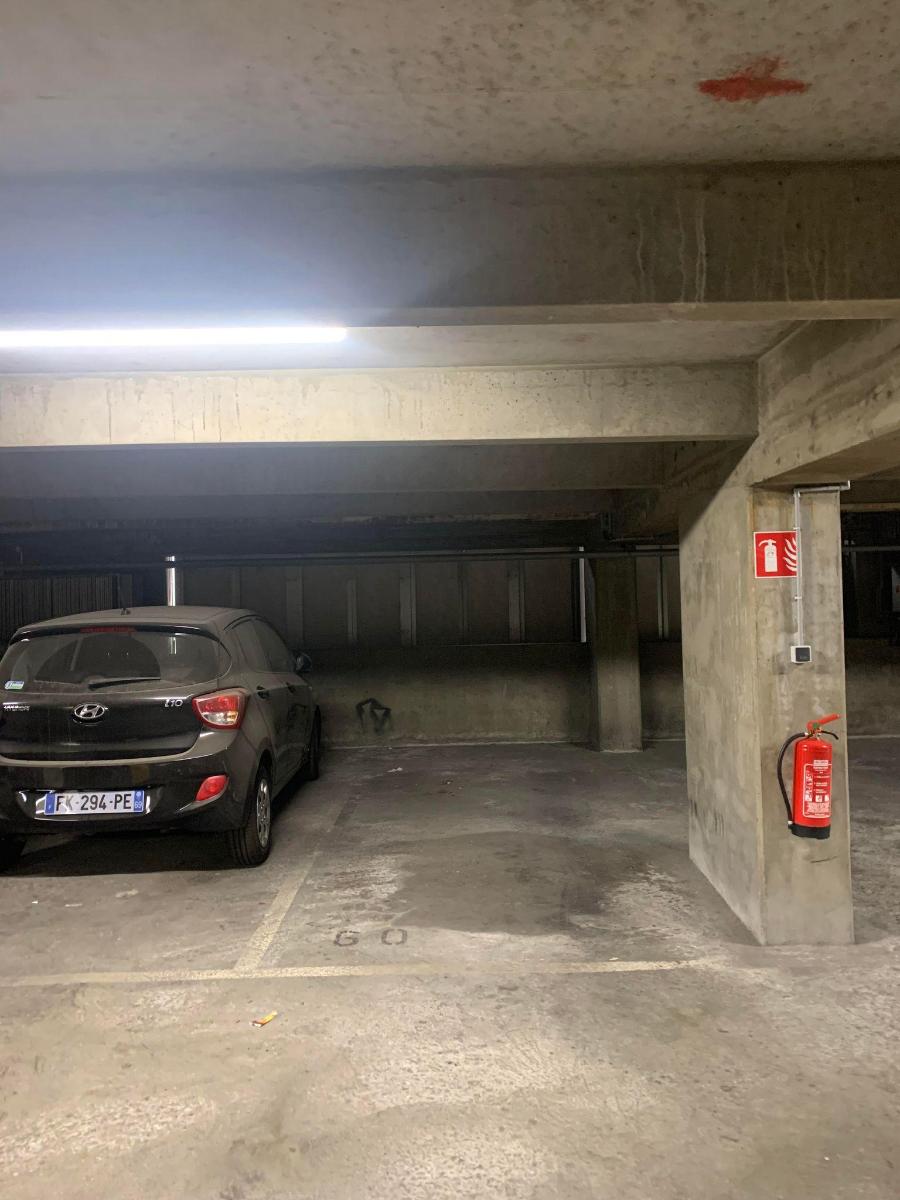 Parking  - LYON  - 7ème