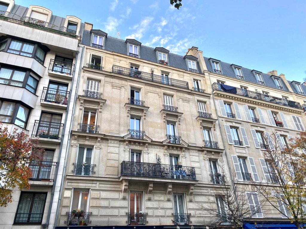Appartement 2 pièces - 32m² - PARIS  - 18ème