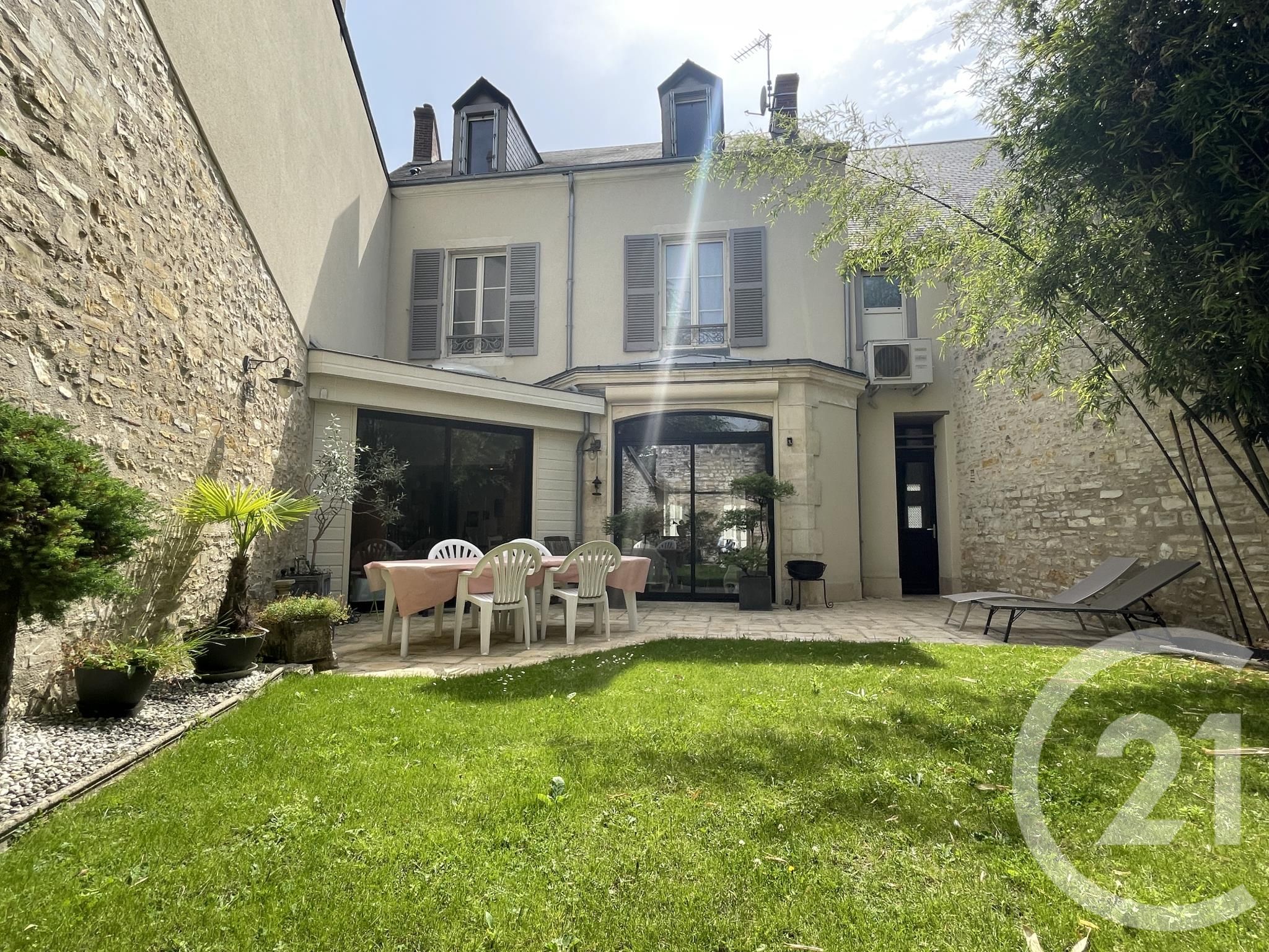 Maison 7 pièces - 196m² - CHATEAUROUX