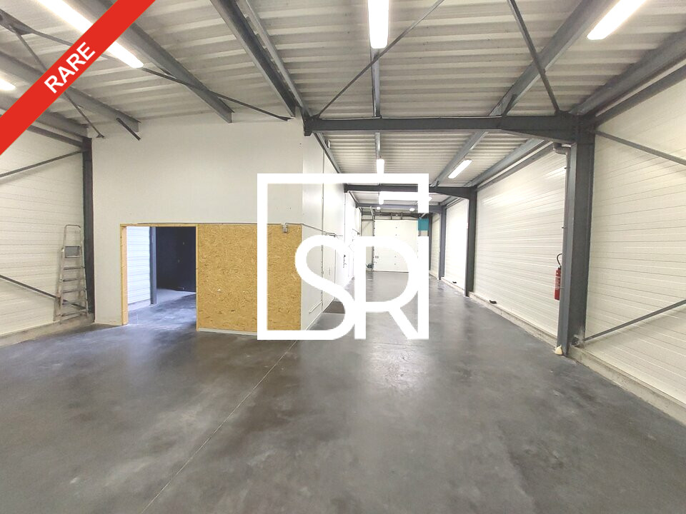 Local industriel  - 246m² - AUBIERE