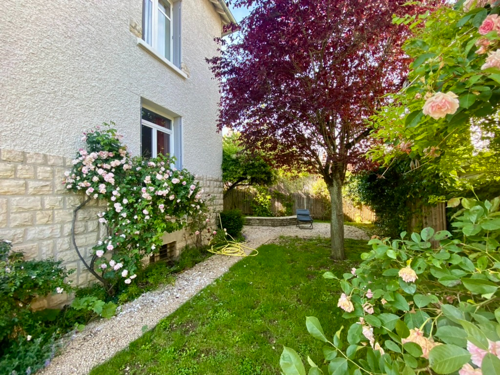 Maison 9 pièces - 266m²