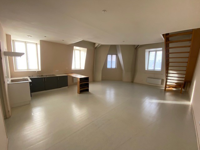 Appartement 2 pièces - 65m² - ARMENTIERES