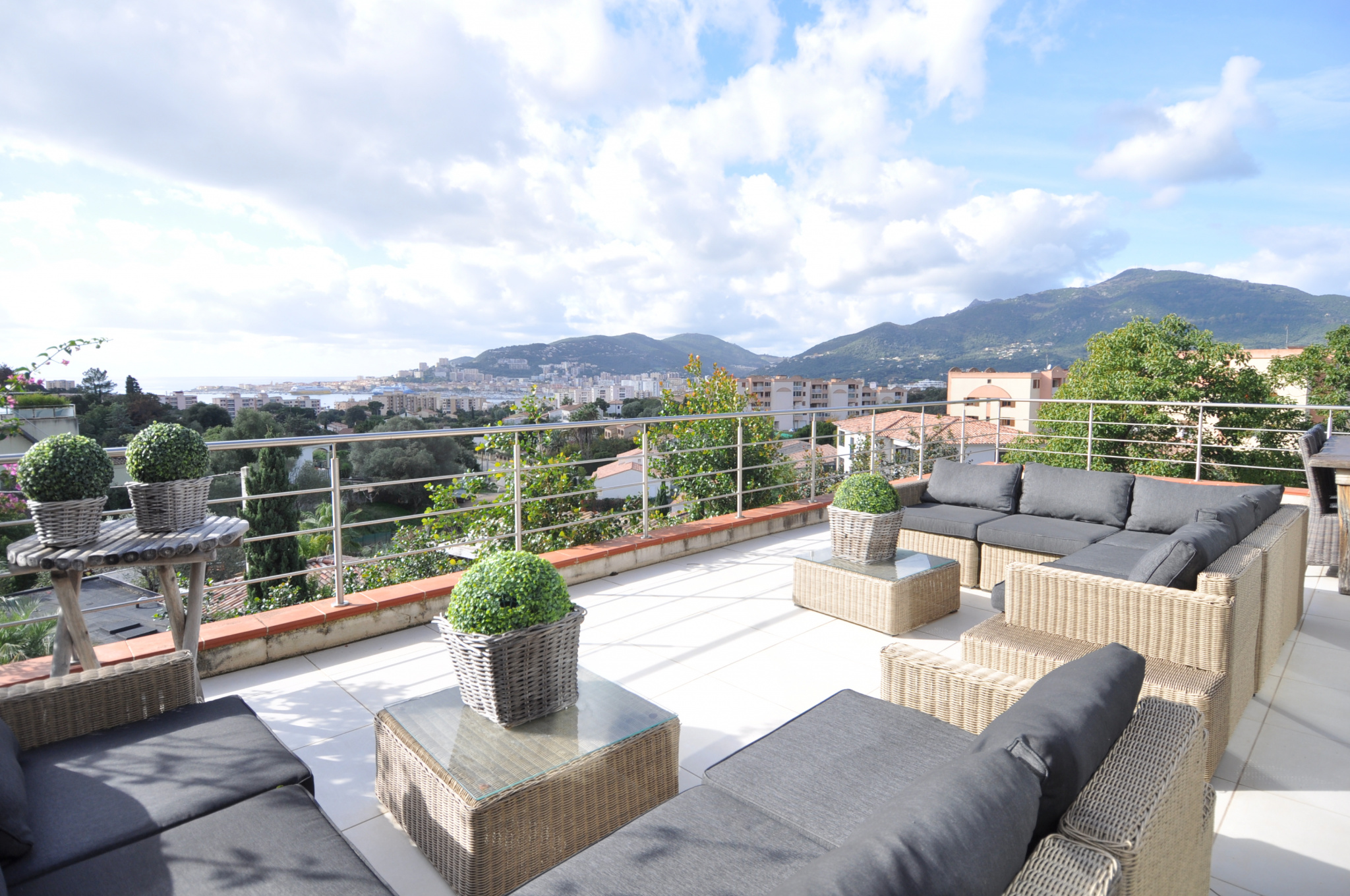 Maison 9 pièces - 320m² - AJACCIO