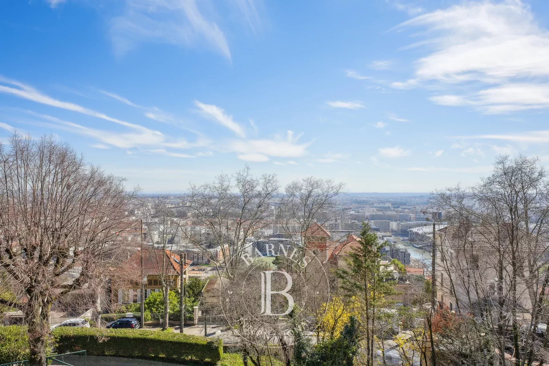 Maison 8 pièces - STE FOY LES LYON