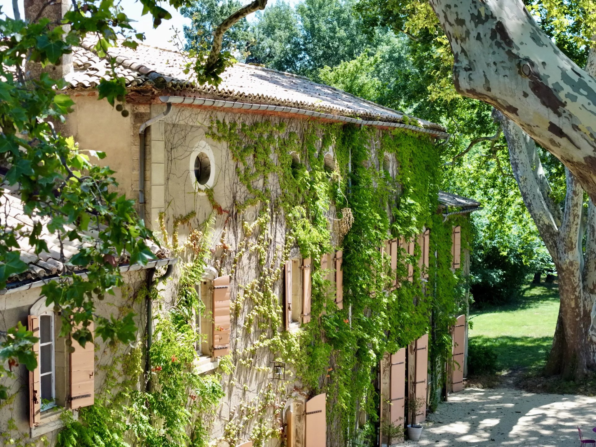 Maison 25 pièces - 900m² - UZES