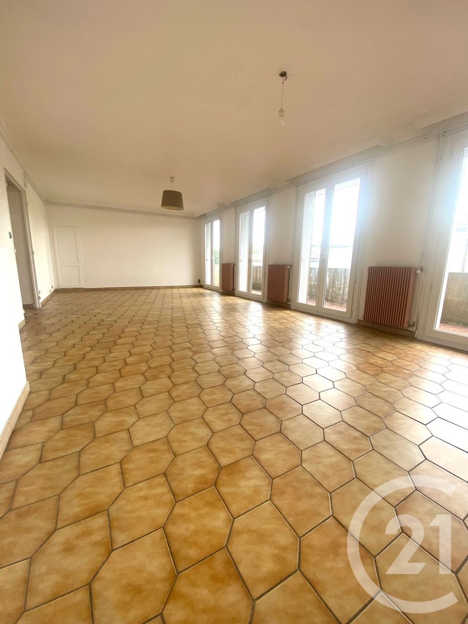 Appartement 4 pièces - 135m² - CARCASSONNE