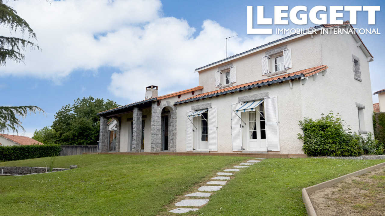 Maison 7 pièces - 146m² - MONCOUTANT