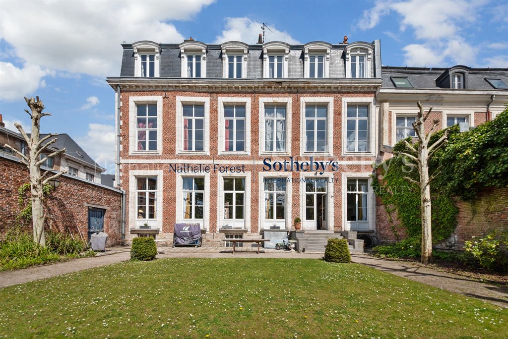 Maison 25 pièces - 807m² - LILLE