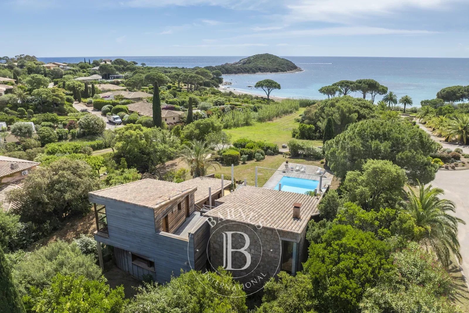 Maison 8 pièces - 150m² - STE LUCIE DE PORTO VECCHIO