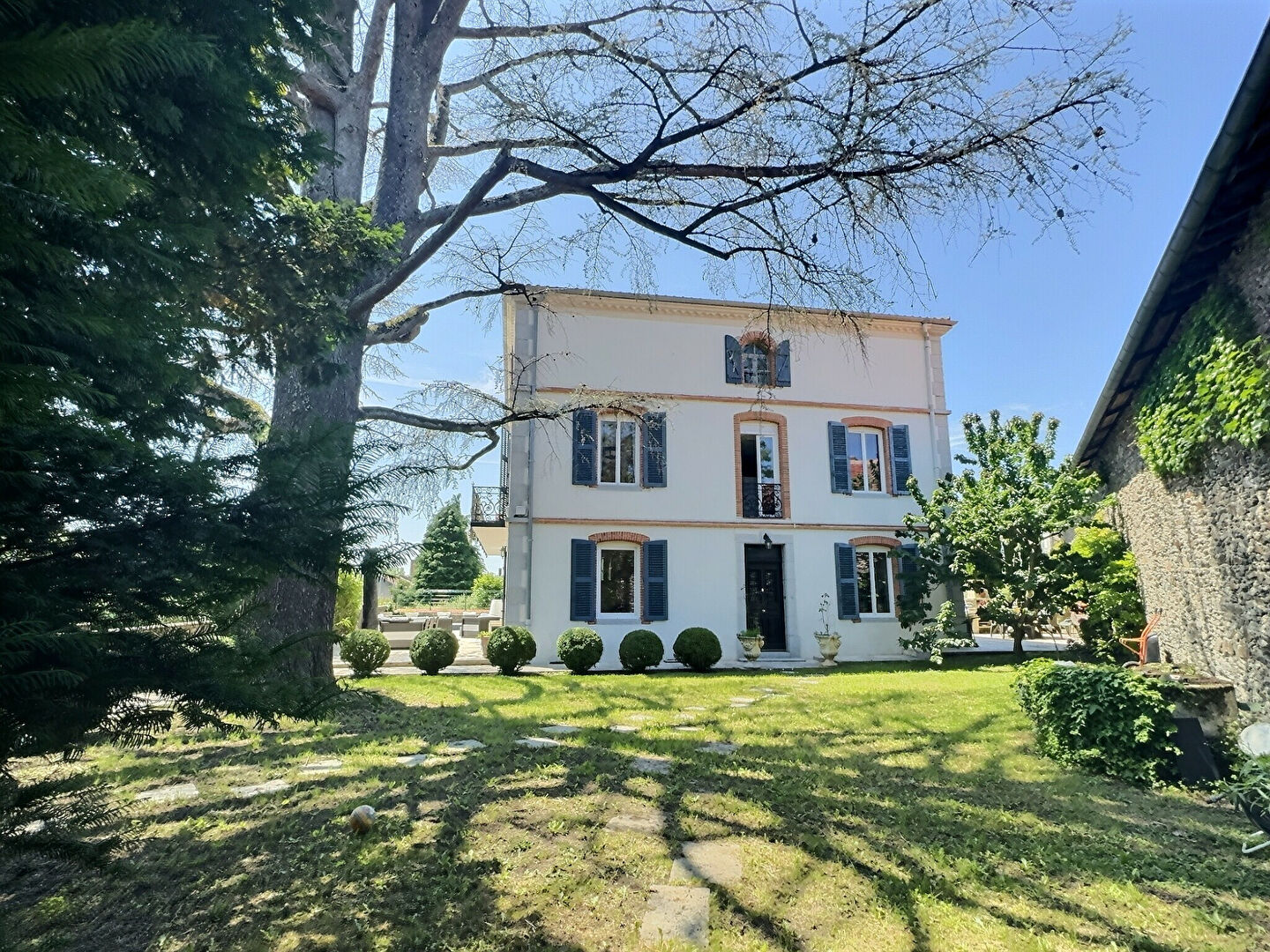 Maison 10 pièces - 380m²