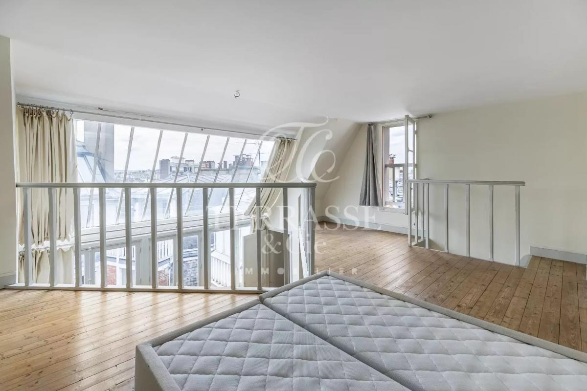 Appartement 3 pièces - 75m² - PARIS  - 8ème