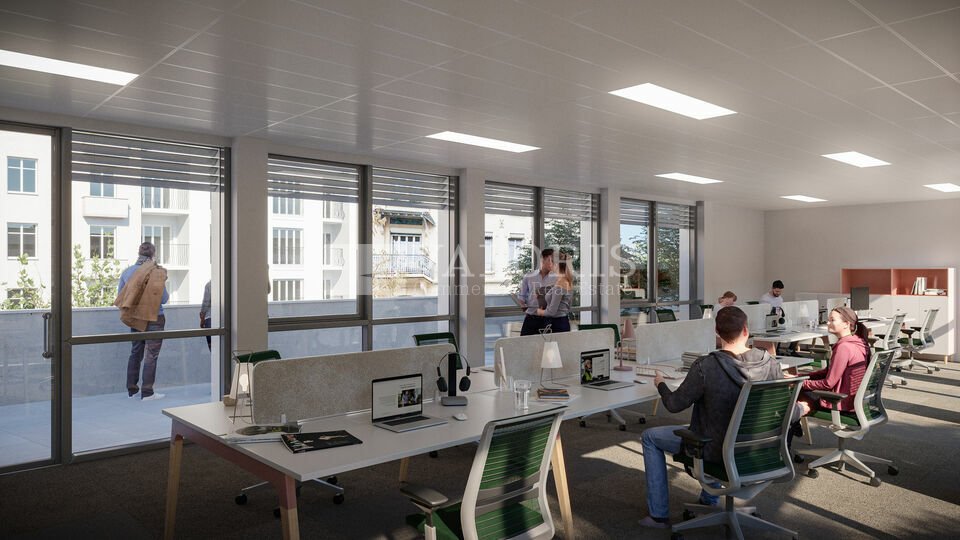 Local Professionnel  - 2 351m² - LYON  - 8ème