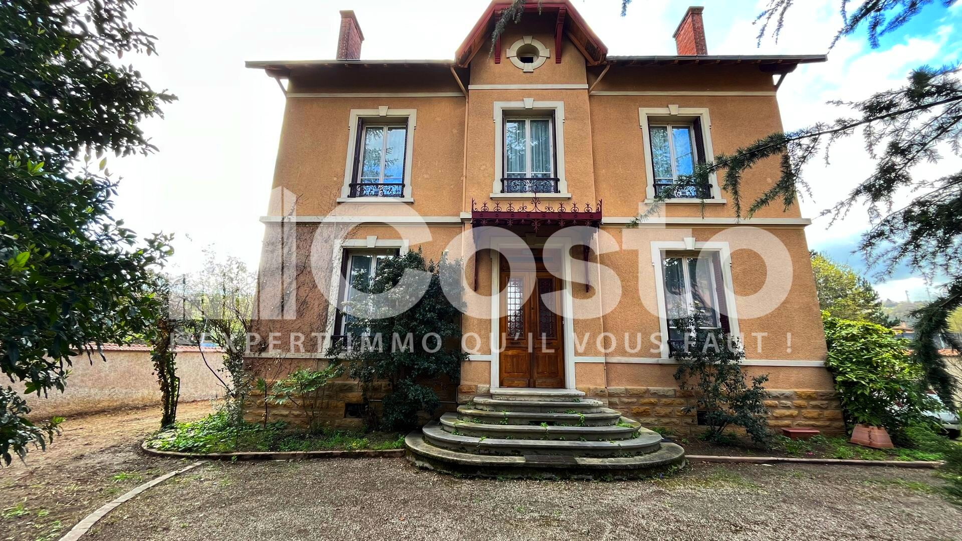 Maison 9 pièces - 170m² - LOIRE SUR RHONE