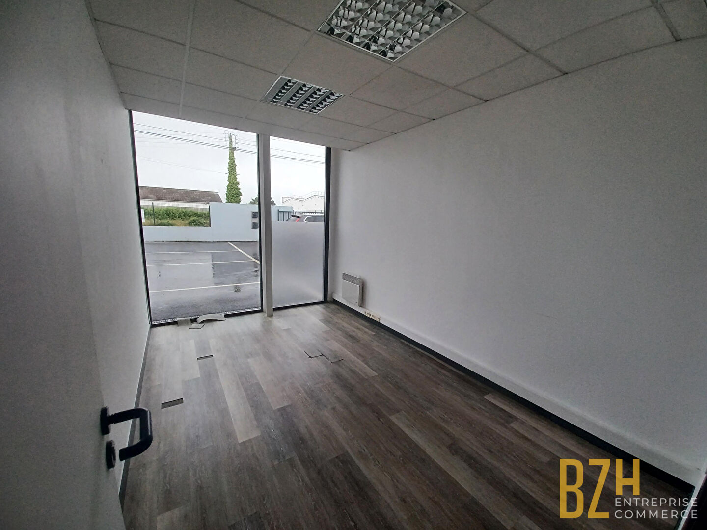 Local industriel  - 124m²