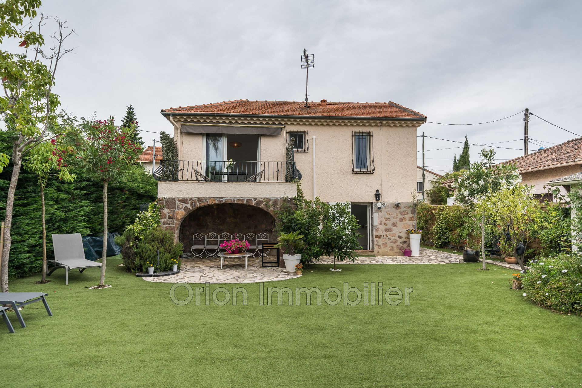 Maison 3 pièces - 84m² - MANDELIEU LA NAPOULE