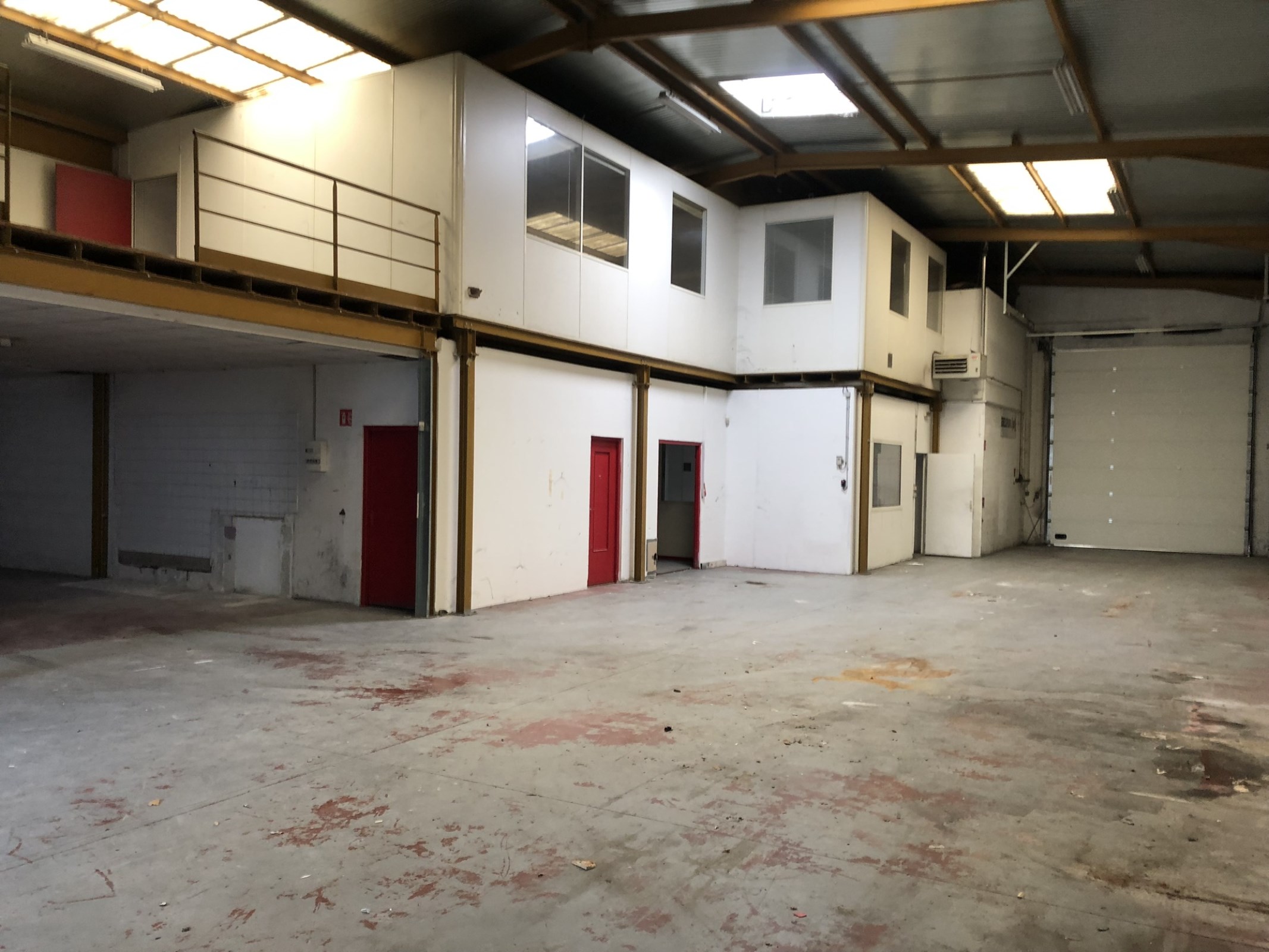 Local industriel  - 715m² - VENISSIEUX