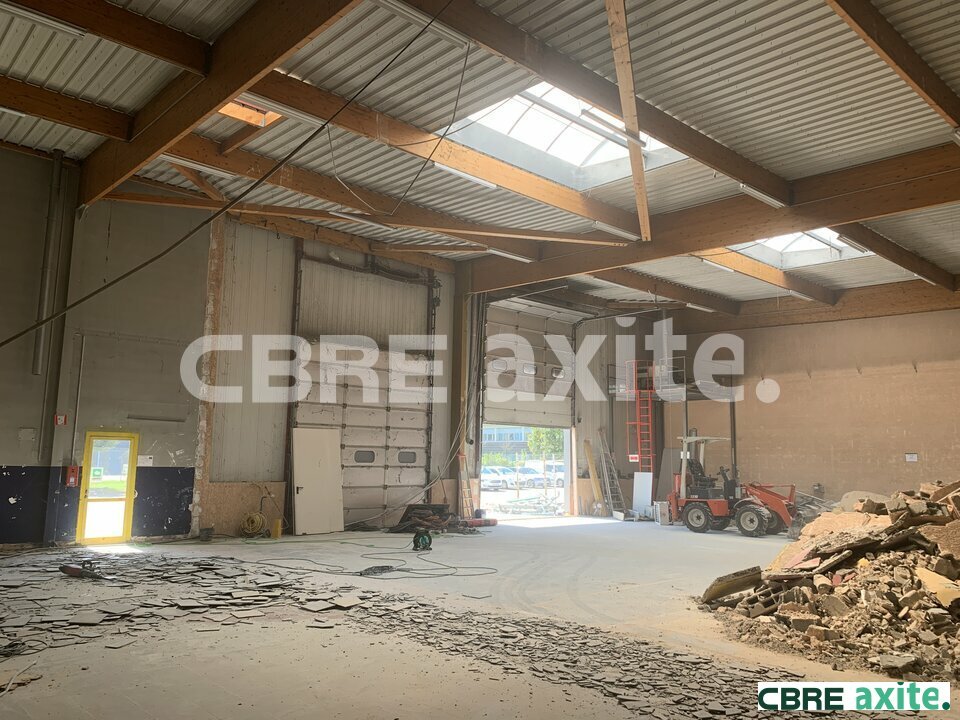 Local industriel  - 698m² - LA VERPILLIERE