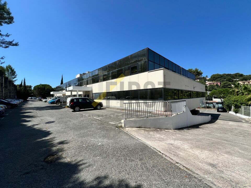 Local Professionnel  - 119m² - VALLAURIS