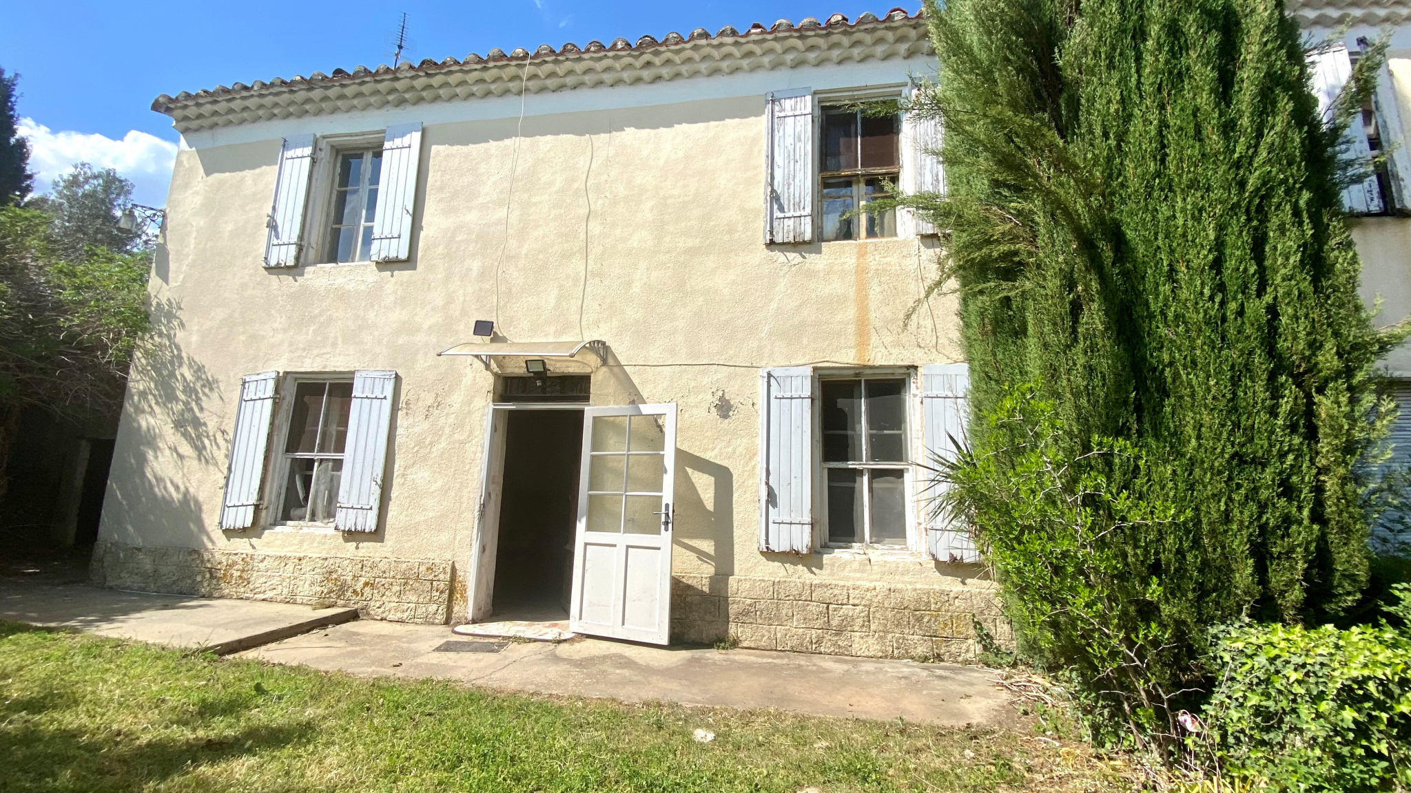 Maison 3 pièces - 82m² - RAPHELE LES ARLES