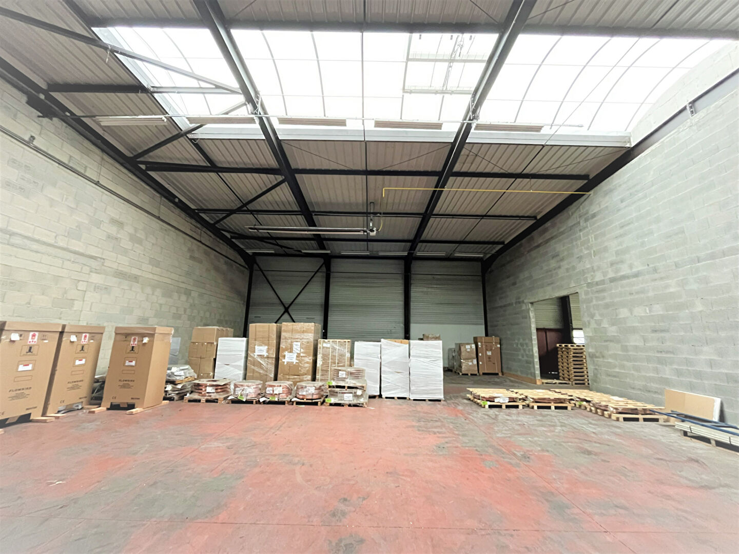 Local industriel  - 2 672m²