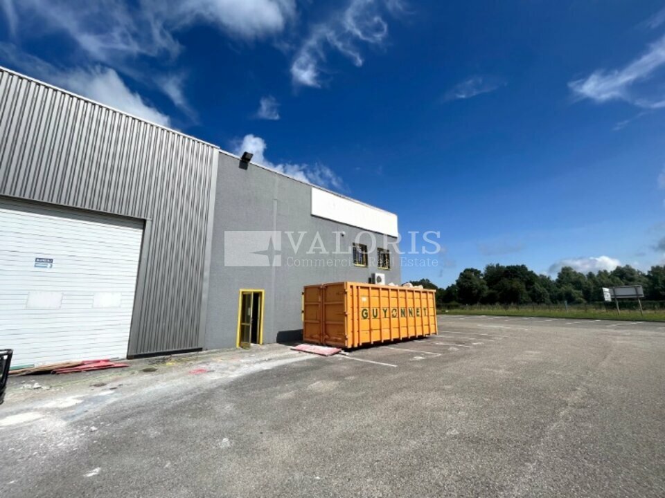 Local industriel  - 698m² - LA VERPILLIERE