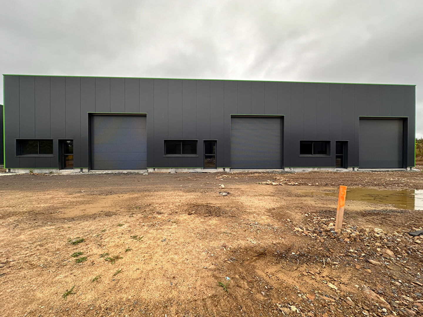 Local industriel  - 300m²