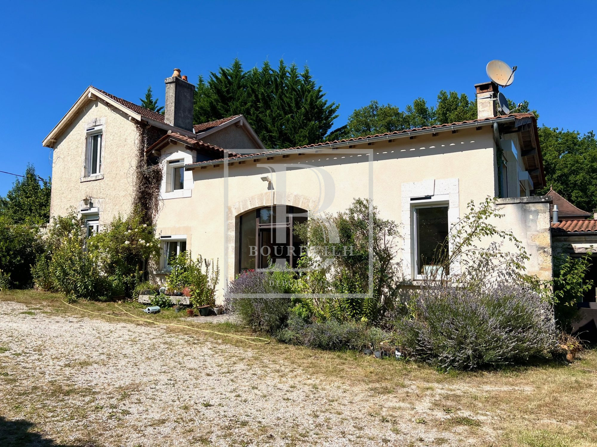 Maison 7 pièces - 176m² - TRELISSAC