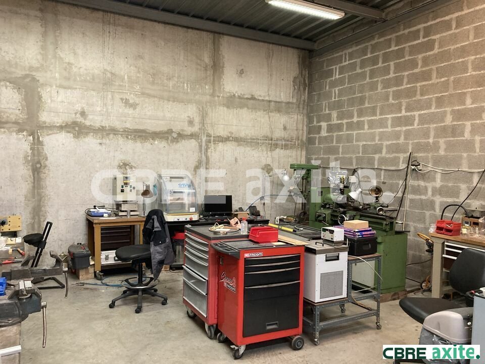 Local industriel  - 151m² - SASSENAGE