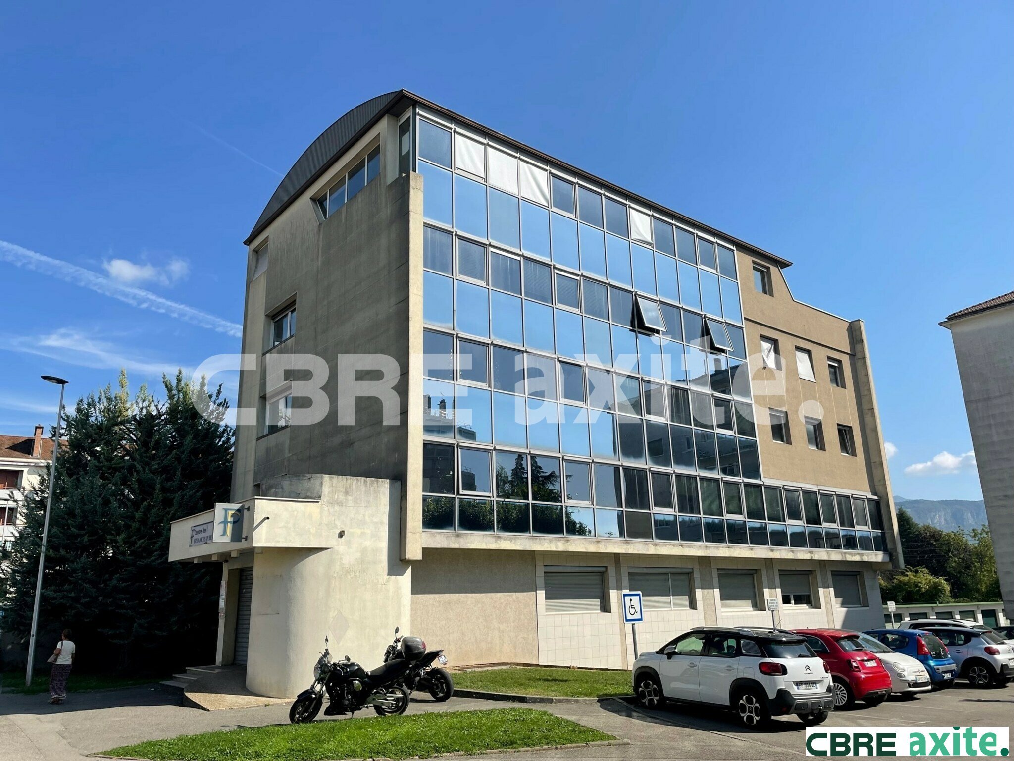 Local Professionnel  - 1 300m² - VOIRON