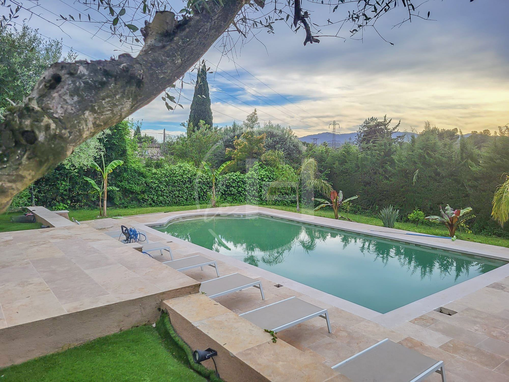 Maison 7 pièces - 203m² - MOUGINS