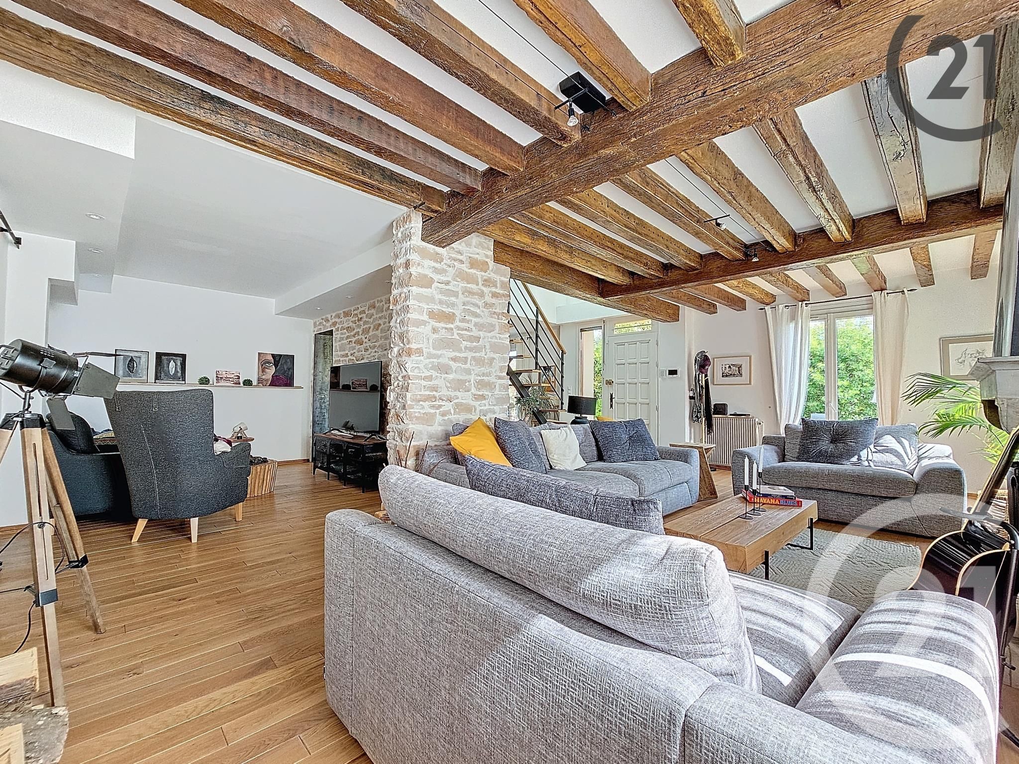 Maison 6 pièces - 250m² - LA RIVIERE DE CORPS