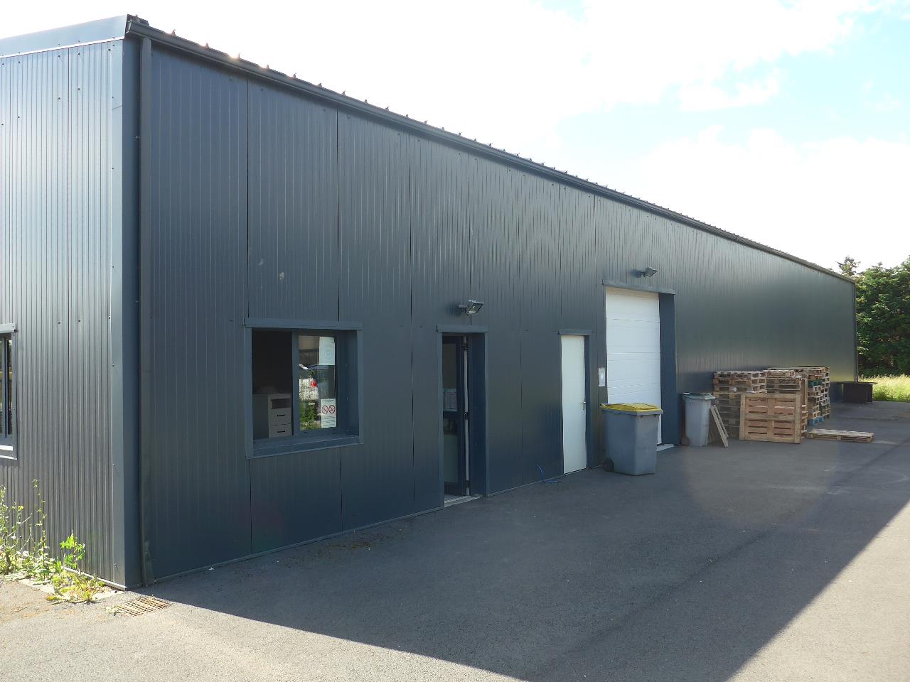 Local industriel  - 340m² - BOURG ACHARD