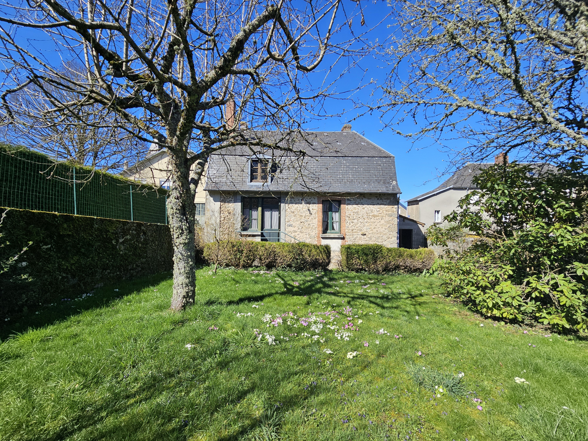 Maison 3 pièces - 97m² - BENEVENT L ABBAYE