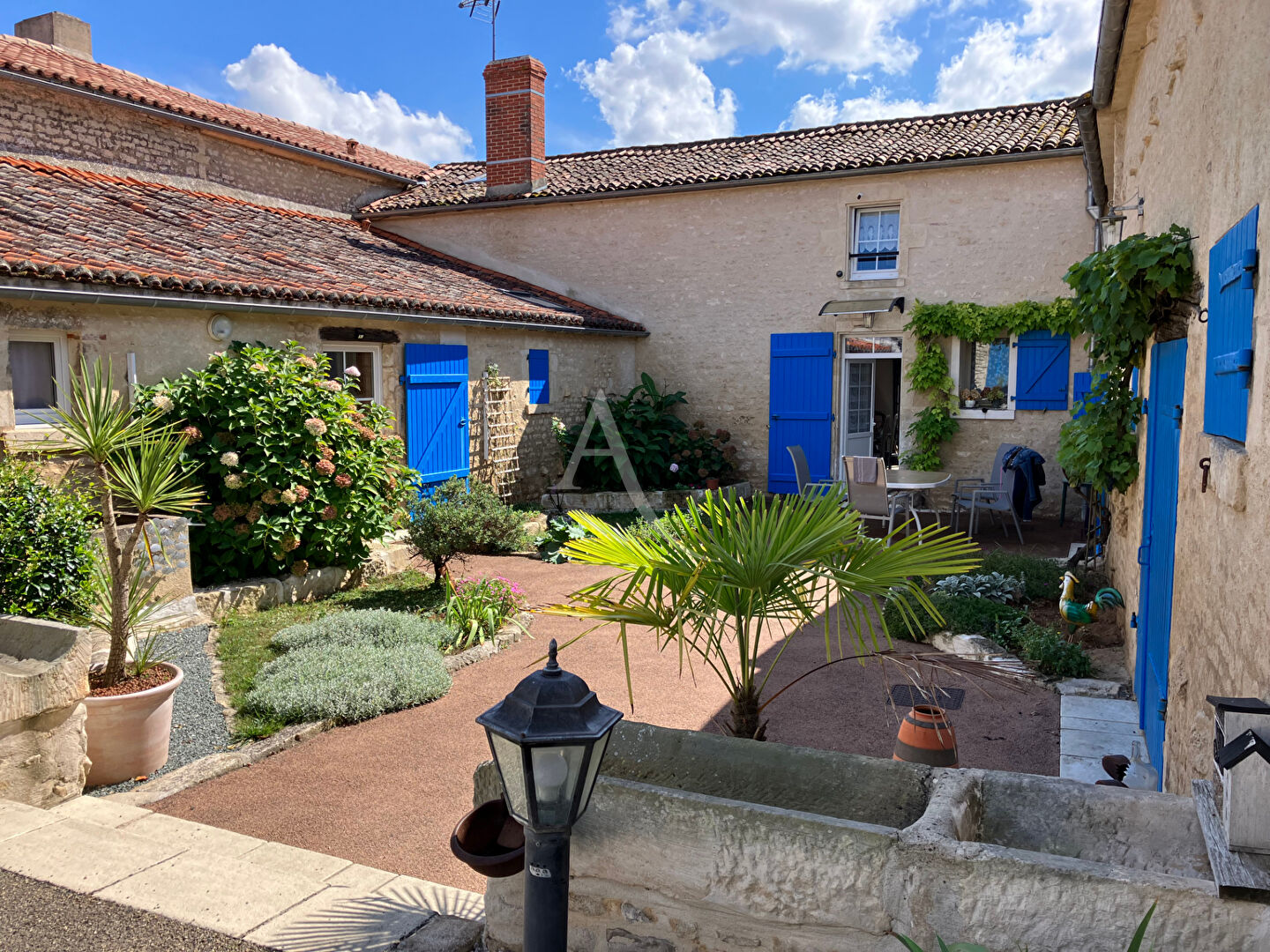 Maison 8 pièces - 314m² - ST MARTIN DE FRAIGNEAU