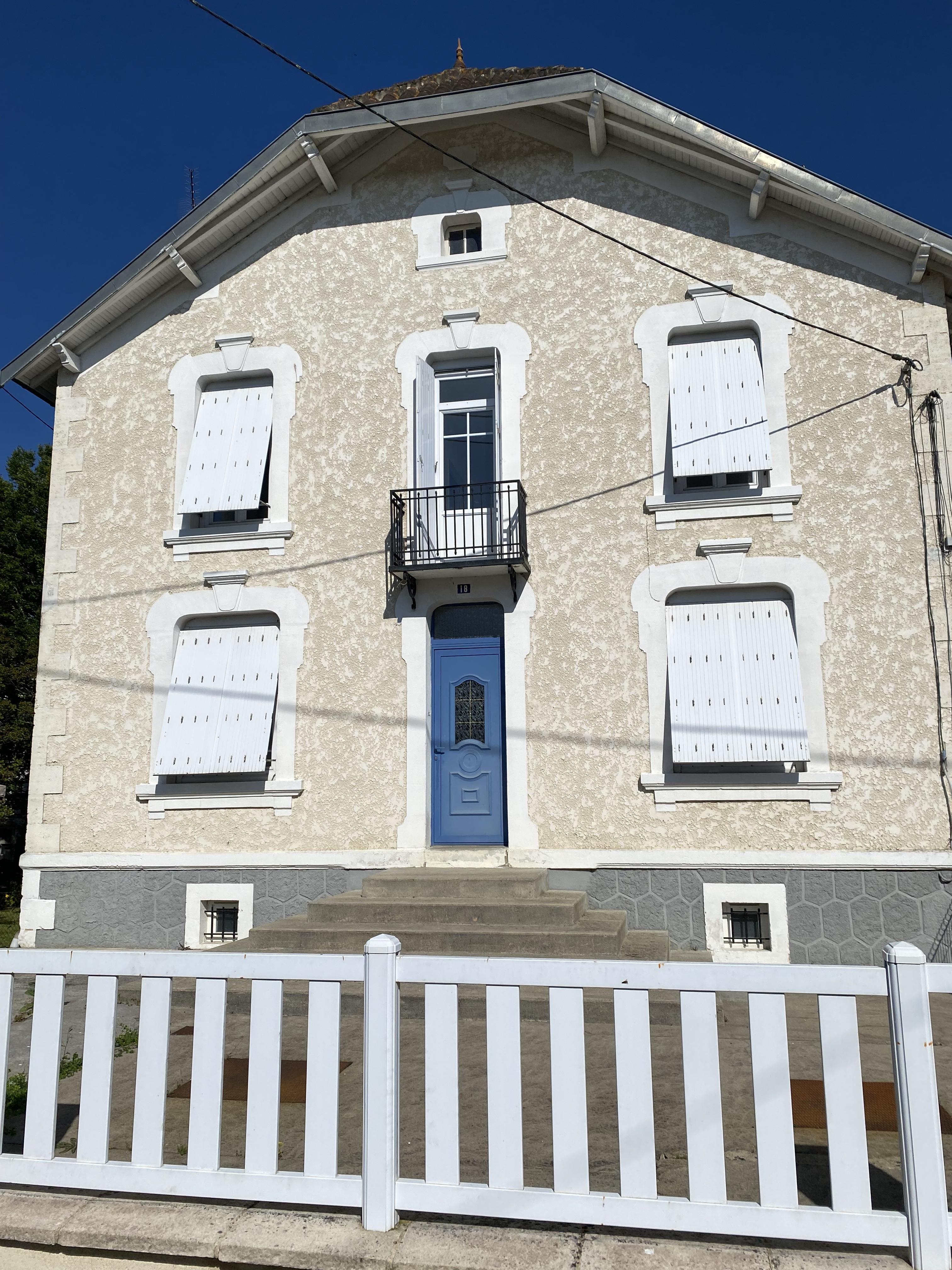 Maison 5 pièces - 152m² - ST ASTIER