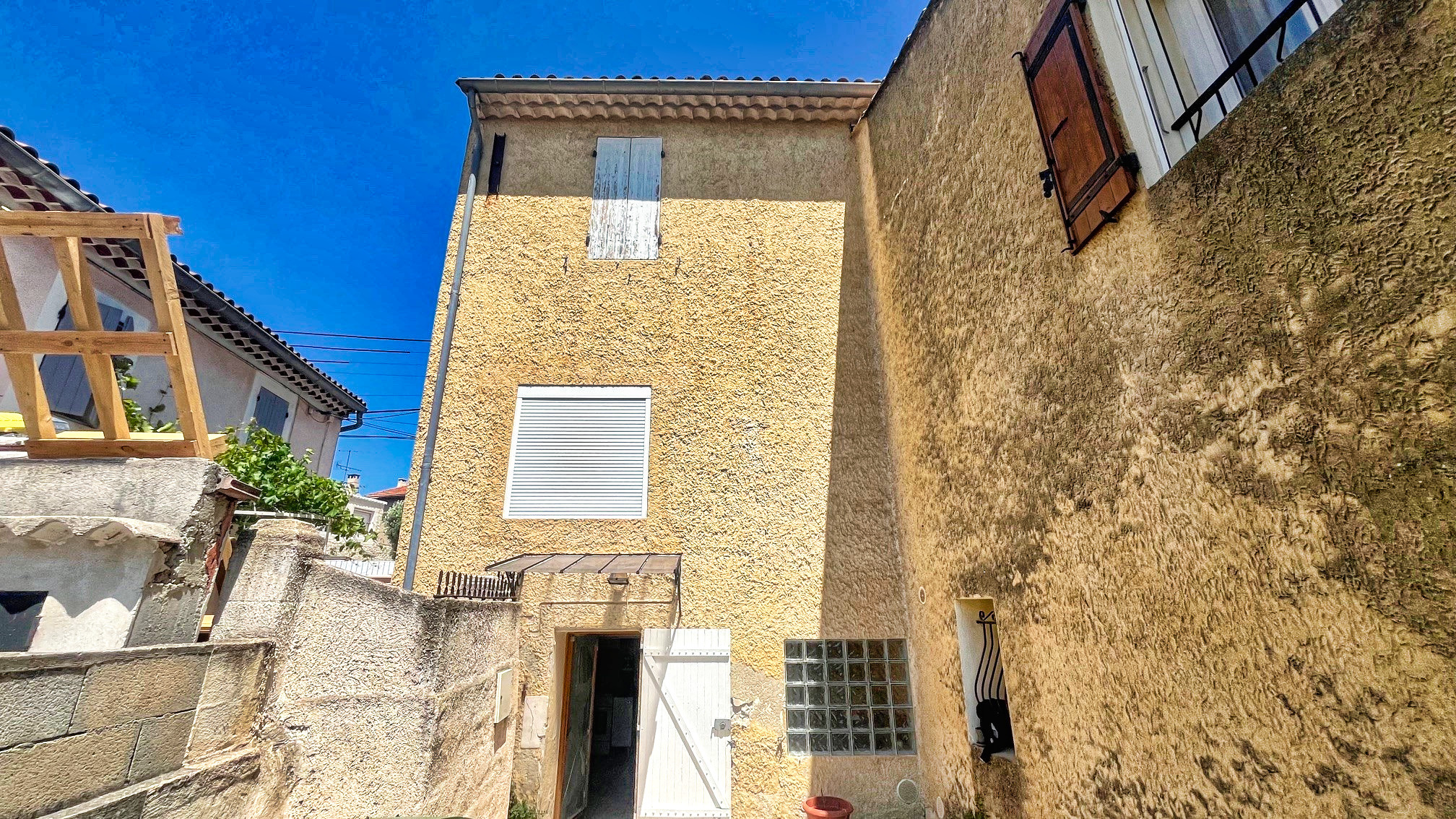 Maison 3 pièces - 57m² - SORGUES