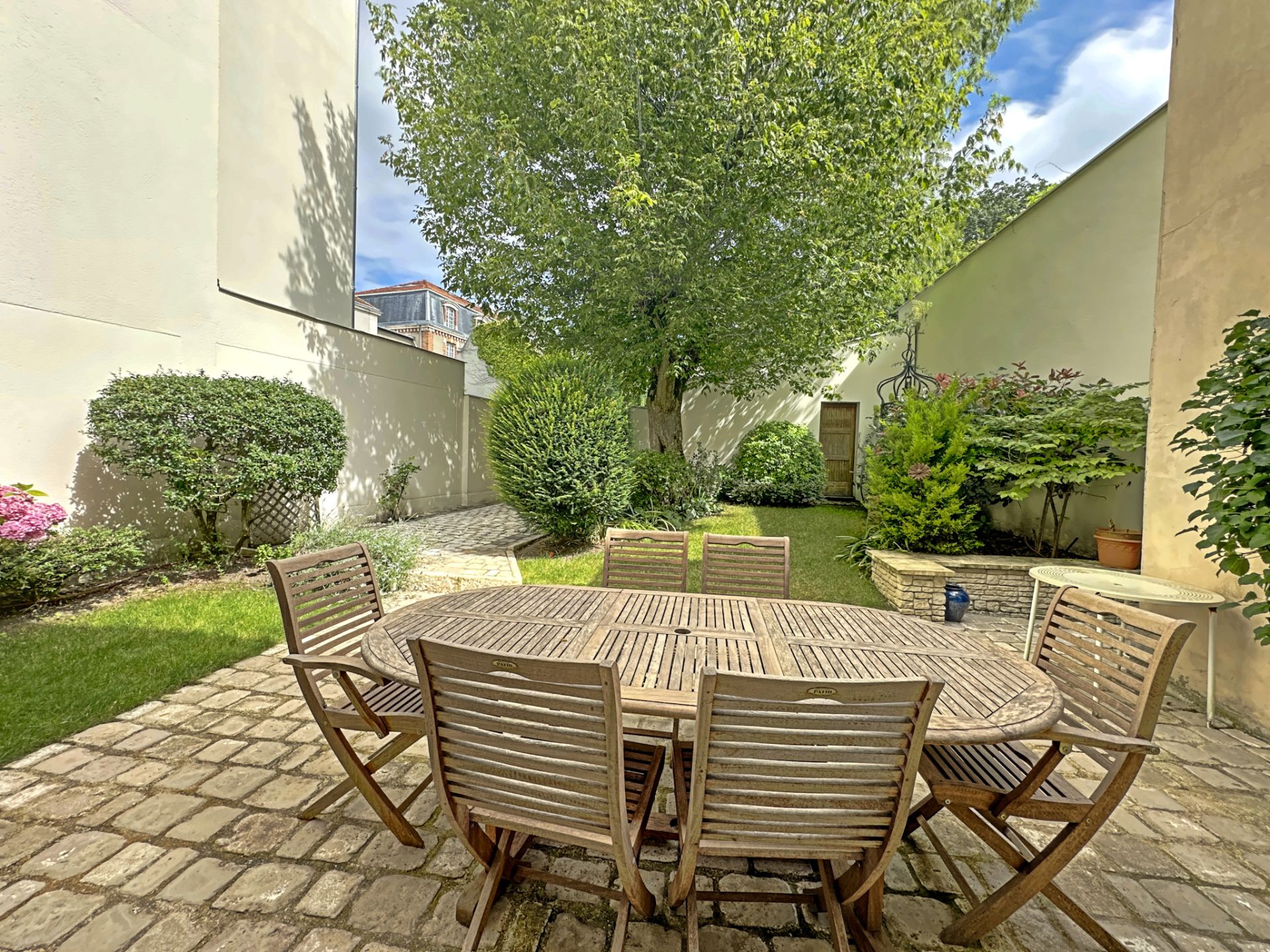 Maison 8 pièces - 239m²