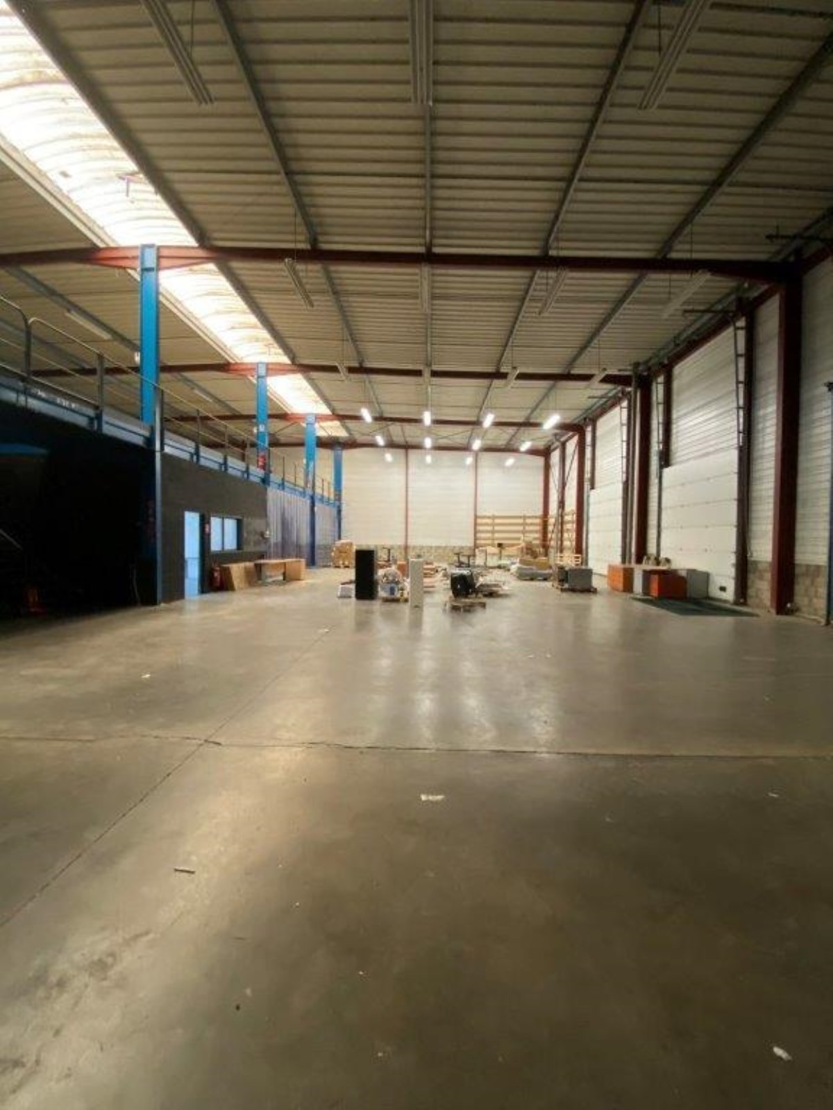 Local industriel  - 1 664m²