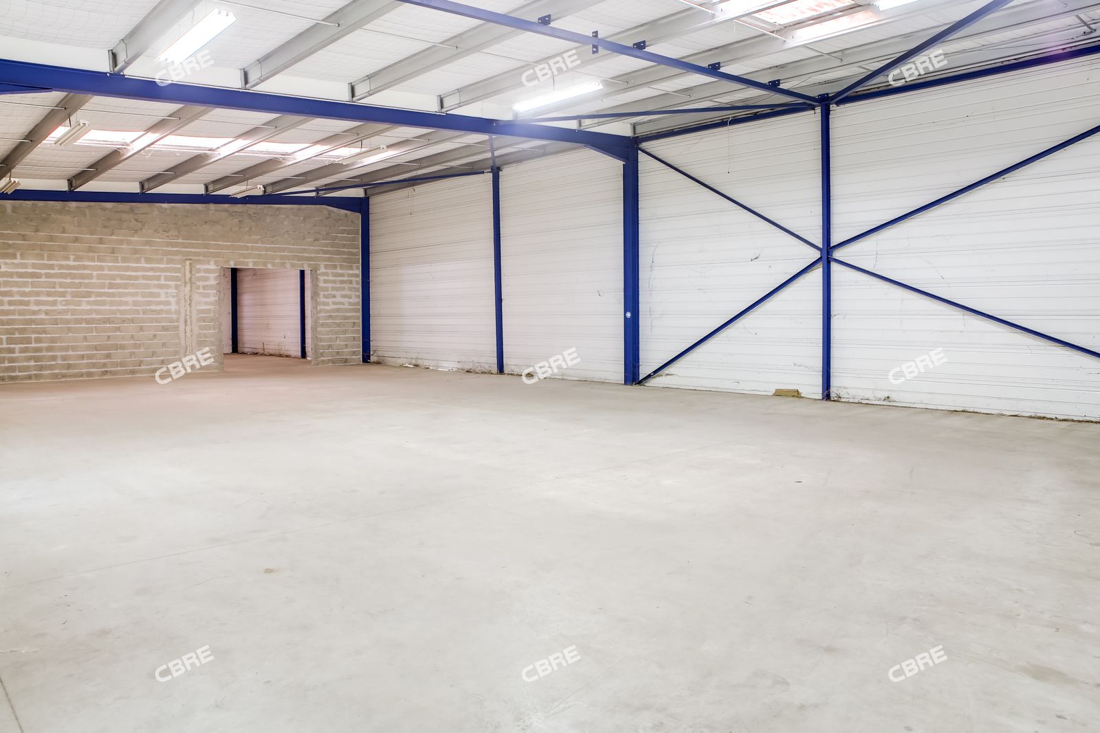 Local industriel  - 990m²