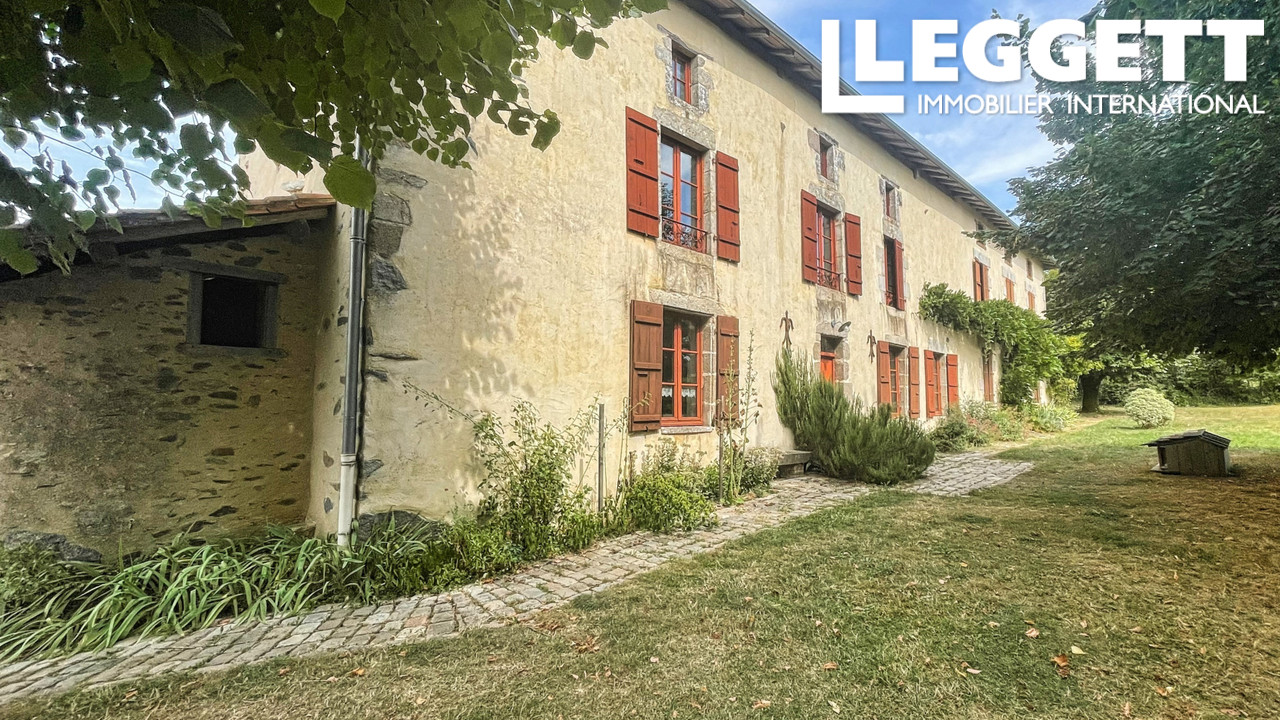 Maison 8 pièces - 280m² - SAULGOND