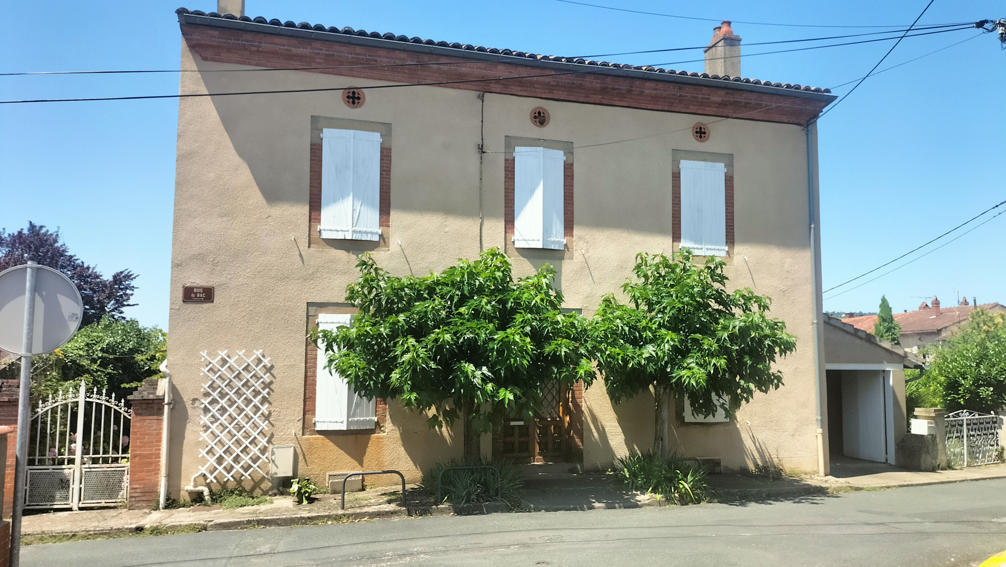 Maison 8 pièces - 200m² - ST JUERY