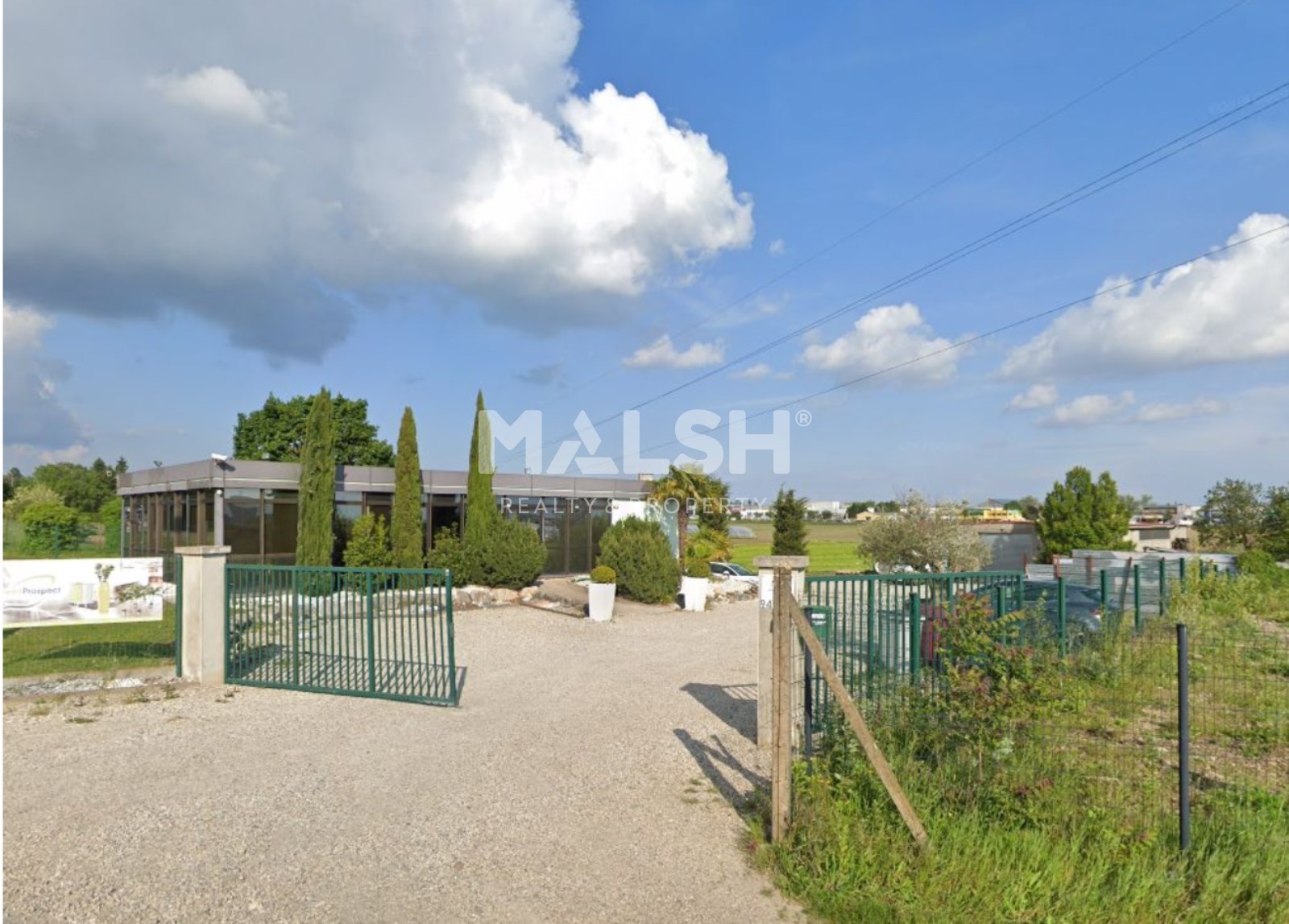 Local industriel  - 700m²