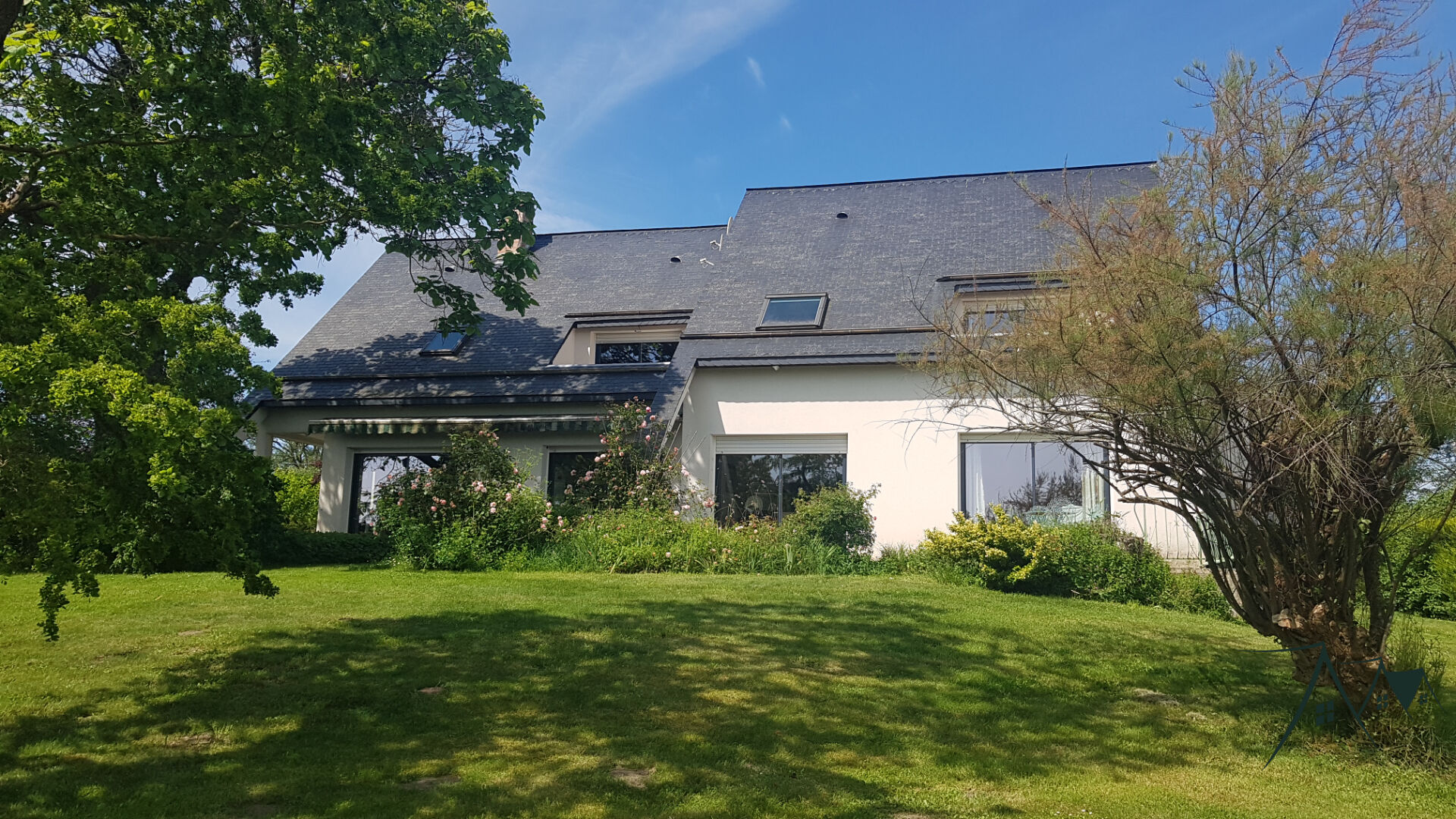 Maison 9 pièces - 250m²