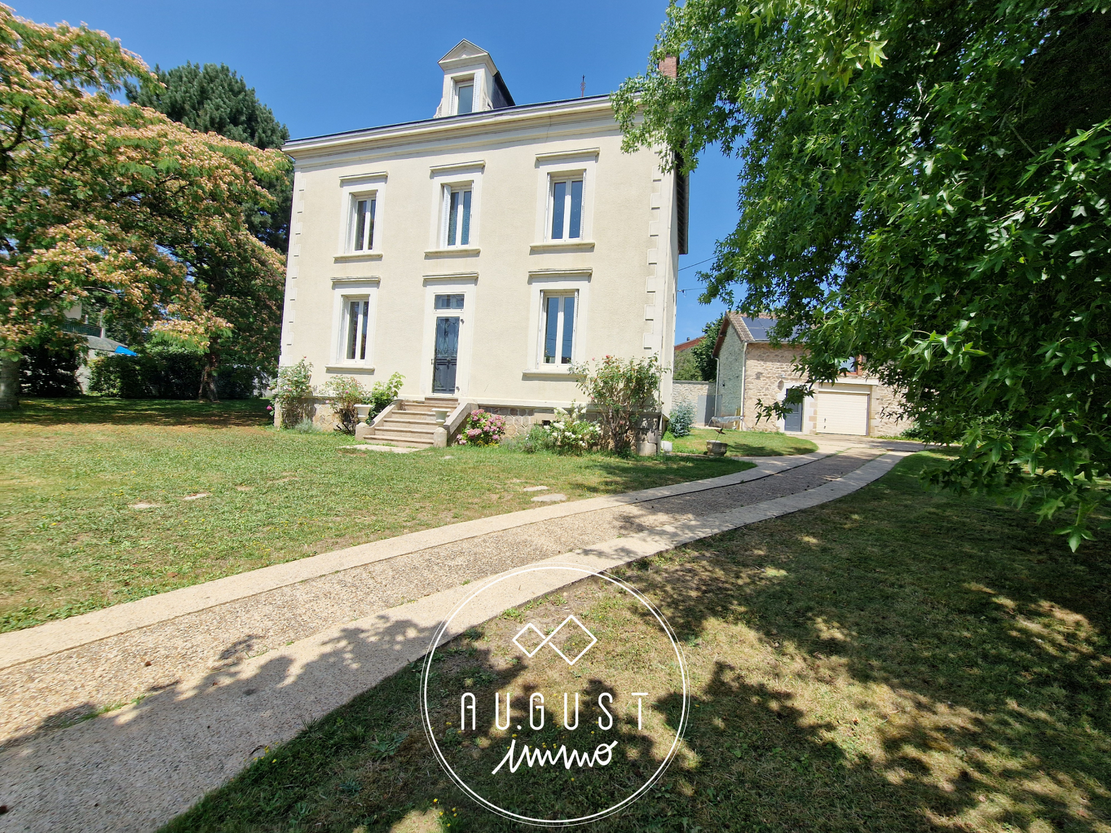 Maison 6 pièces - 205m² - ST JUNIEN