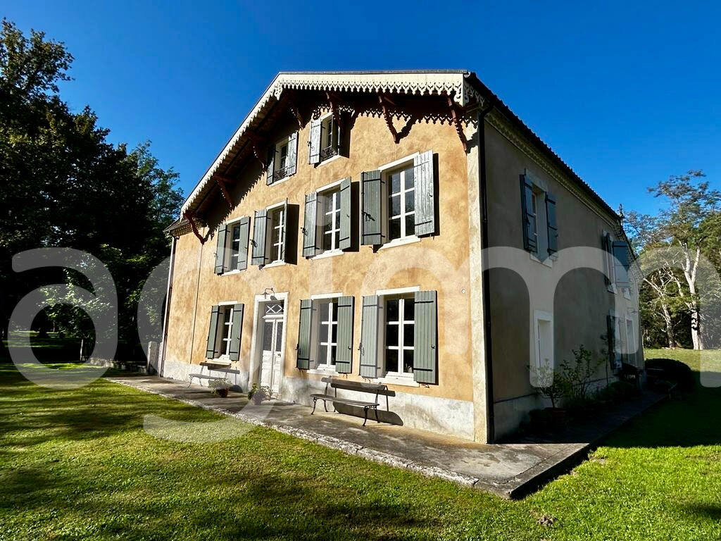 Maison 8 pièces - 350m²