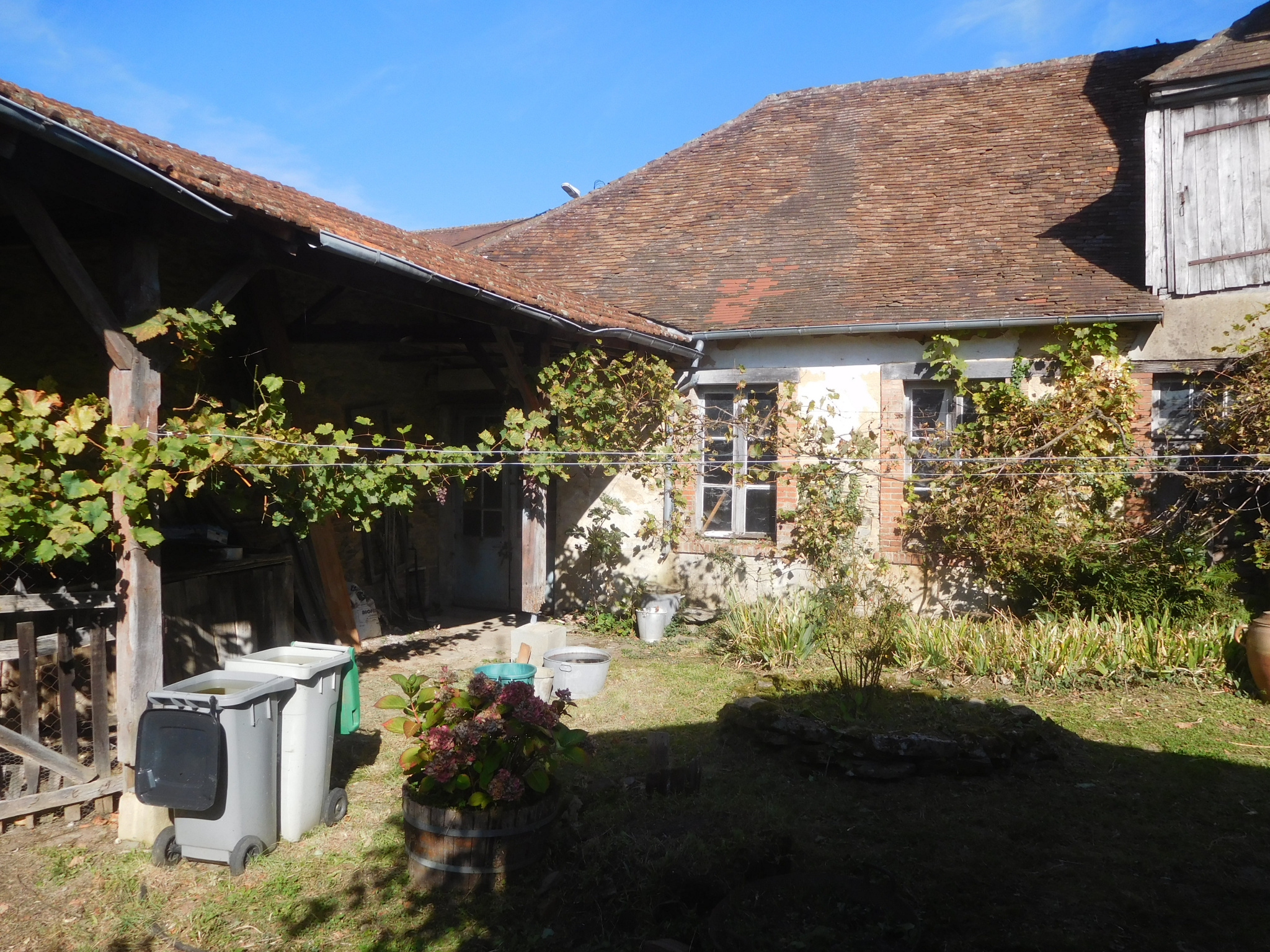 Maison 8 pièces - 185m² - ST YRIEIX LA PERCHE