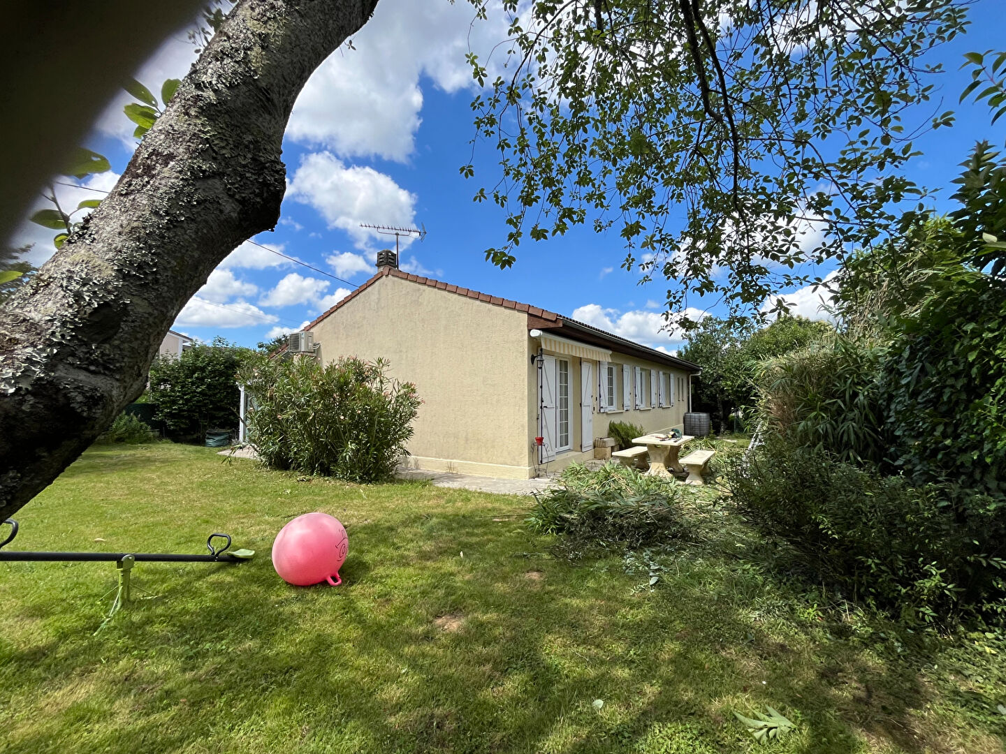 Maison 6 pièces - 1 038m²